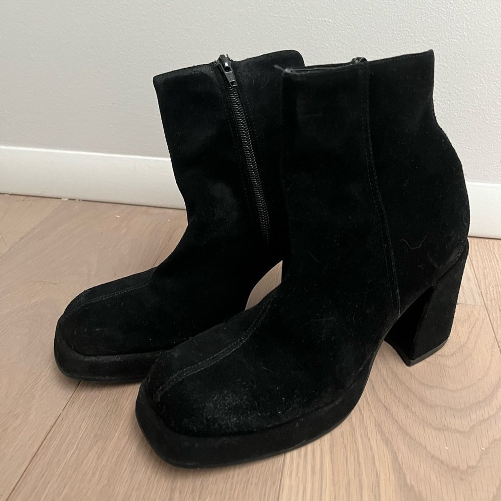 9 & Co Vintage Platform Boots